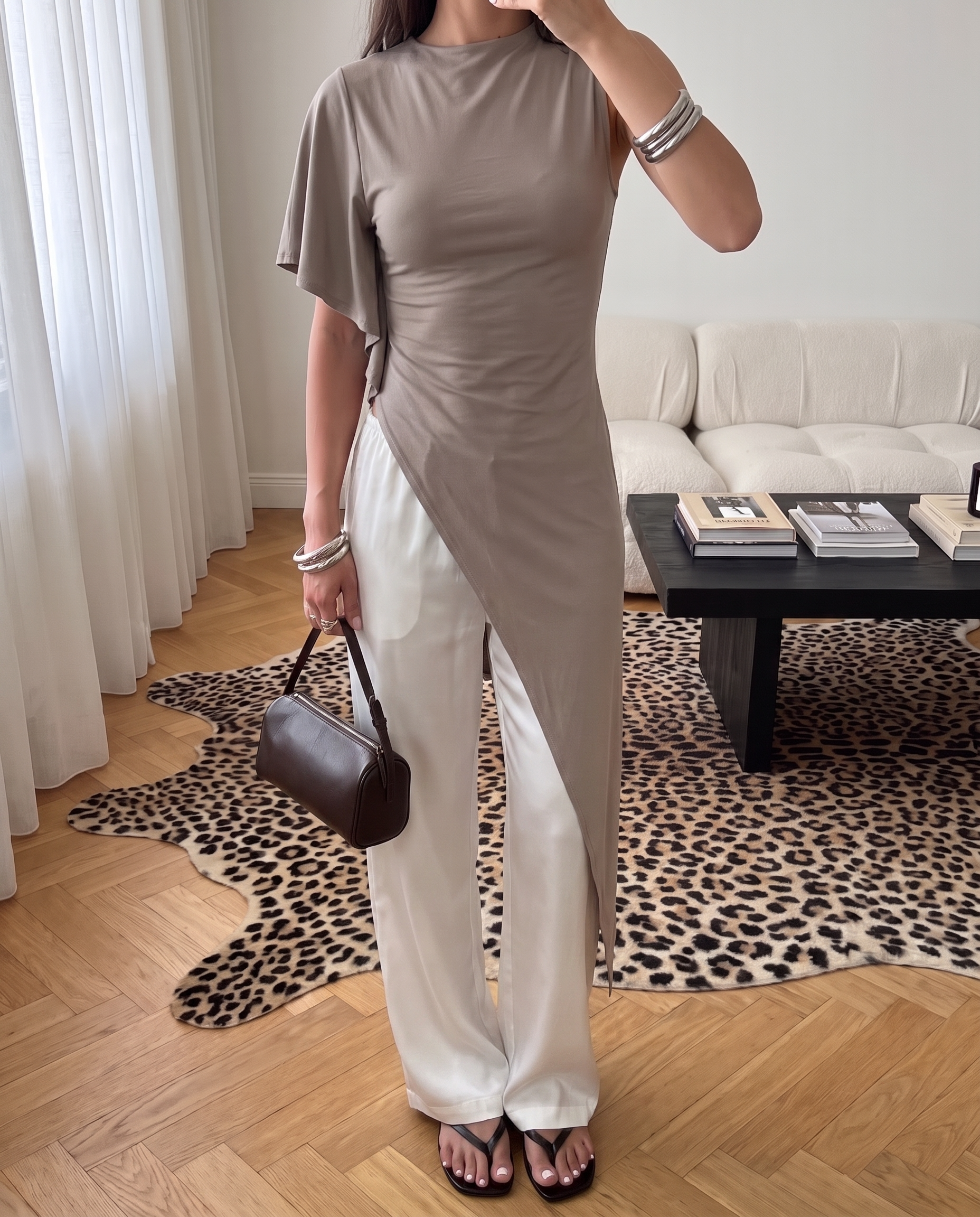 Топ Angela таупе